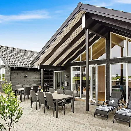 Luxury Retreat By Skastrup - By Traum